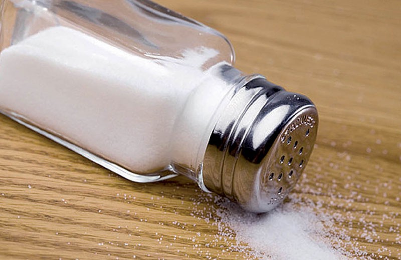 Sót szórt a szoba sarkába