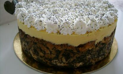 Mákosguba torta madártej krémmel, a legfinomabb desszert Mákosguba torta madártej krémmel