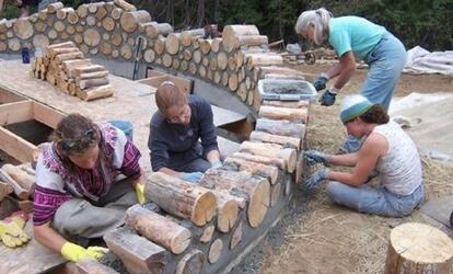 Farönkökből épül fel ez a ház! Ilyen egy modern, de környezetbarát ház! Farönkből készült ökoház