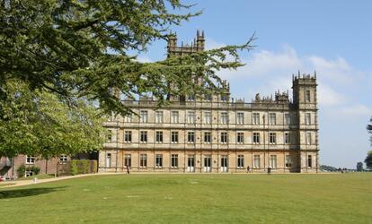 Kihagyhatatlan lehetőség – Tölts el egy éjszakát a világhíres Downton Abbey kastélyban! Szállj meg egy éjszakára a Downton Abbey kastélyában!