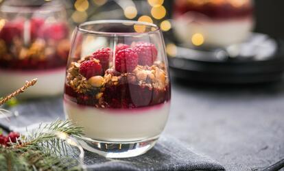 Sütés nélküli karácsonyi desszert - Panna cotta készítése Sütés nélküli karácsonyi desszert - Panna cotta készítése