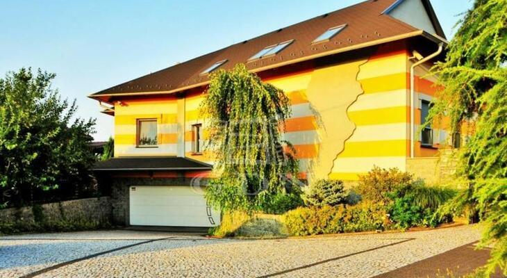Balatonnál több, mint egymilliárd forintért árulják ezt a házat Elképesztő luxus a Balatonnál! Több, mint egymilliárdot ér ez a ház