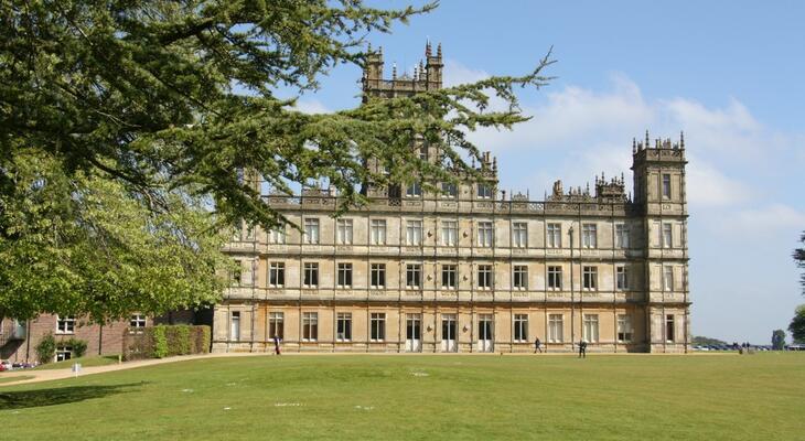 Kihagyhatatlan lehetőség – Tölts el egy éjszakát a világhíres Downton Abbey kastélyban! Szállj meg egy éjszakára a Downton Abbey kastélyában!