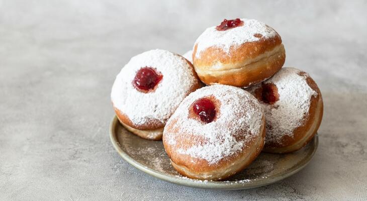 A tökéletes szalagos fánk receptje Süssünk fánkot farsangra!