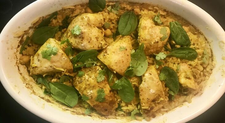 Főzzünk indiait egyszerűen! Csirkés csicseriborsó curry spenóttal