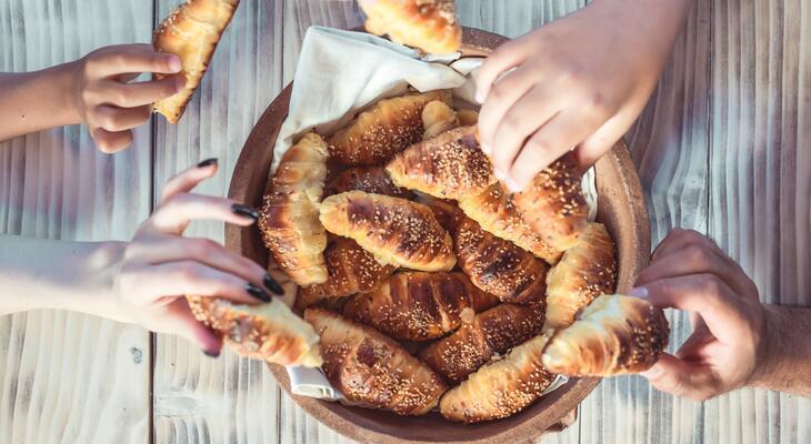Leleplezzük! Íme a tökéletes kelt tészta titka! Imádni fogod! Vízen kelt kifli recept házilag!