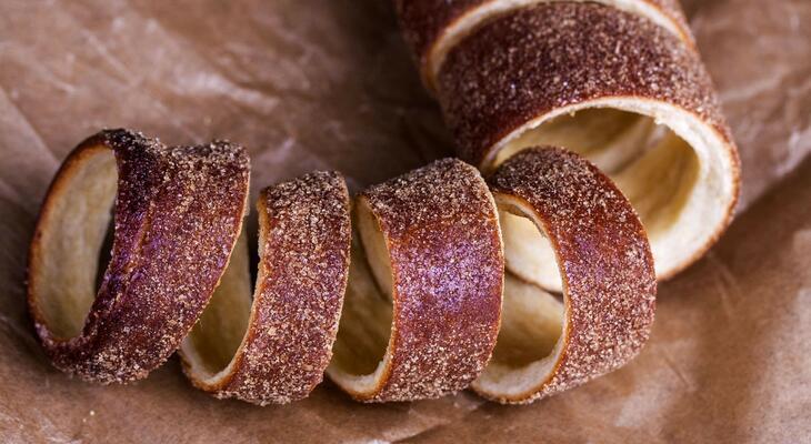 Sütőben sült kürtőskalács recept házilag! Készítsd el házilag az ízletes kürtőskalácsot!