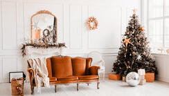 Az évszakoknak megfelelően dekorálni a lakást, az egyik legegyszerűbb módja, hogy új külsőt nyerjen az otthonod. Tippjeink segítségével most sokkal téliesebb, melegebb hangulatúvá varázsolhatod az egész házat...Téli dekoráció ötletek