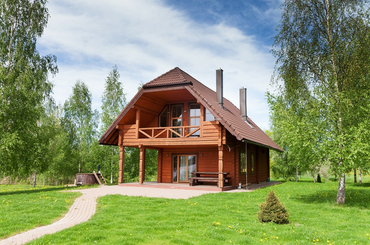 2 nap alatt építette fel ezt a faházat egy magyar cég