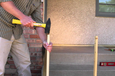 Megunta a régi beton lépcsőt és átalakította! Káprázatos lett az udvara! Lépcső átalakítása