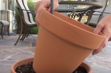 Virágcserépből dekoráció