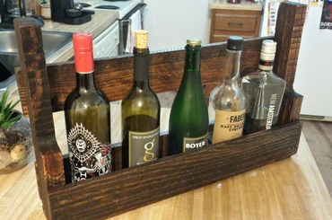 Akár ajándéknak is tökéletes: készíts bortartót raklapból! Bortartó készítése raklapból! Szuper ajándék házilag!