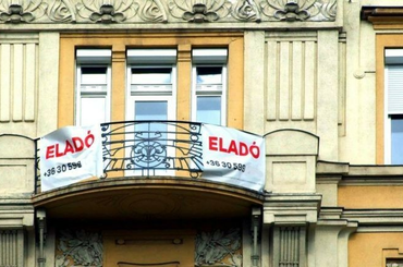 Hány évig kell dolgozni egy budapesti lakásért egy átlag magyar embernek?