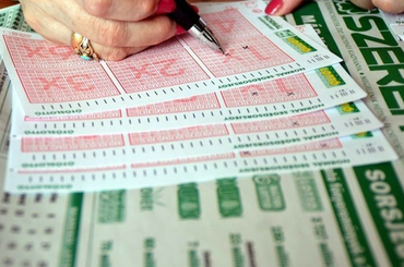 Ötös LOTTÓ főnyereményéből ezeket a házakat vehetnénk meg.