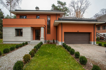 Méhkeréken betiltották a rikító színű házakat