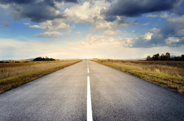 Megérkezett az első napelemes okos út, ami saját magát takarítja!