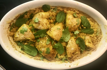 Csirkés csicseriborsó curry spenóttal