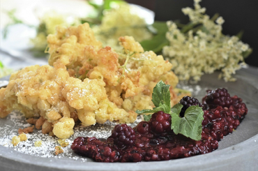 Ezt készítsd bodzából: 3 isteni bodzás recept 3 recept bodzából: bundás bodza, bodzakrém, bodzás kuglóf