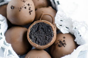 A tökéletes sütés nélküli Oreo golyó recept, amivel az egész családot leveszed a lábáról A tökéletes sütés nélküli Oreo golyó recept, amivel az egész családot leveszed a lábáról