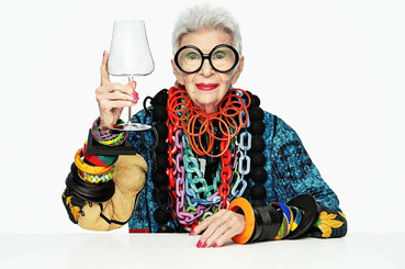 101 éves Iris Apfel