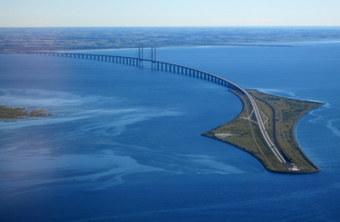 Øresund tenger alá vezető híd