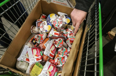 Csehországban a megmaradt élelmiszert kötelező a rászorulóknak adni