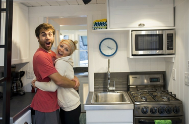 Lakóautóból egy költöztethető álomotthont készítettek