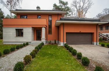 Méhkeréken betiltották a rikító színű házakat