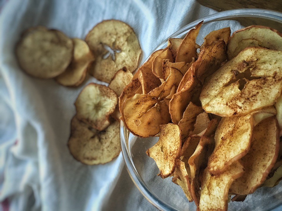 Almachips készítése Nézd meg, hogy hogyan készül a tökéletes almachips!