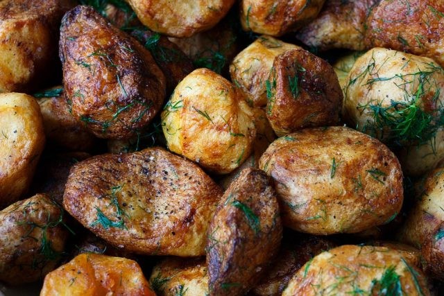 Így készítsd el a krumplit köretnek! Ilyen finomat még nem ettetek! Sült krumpli köret