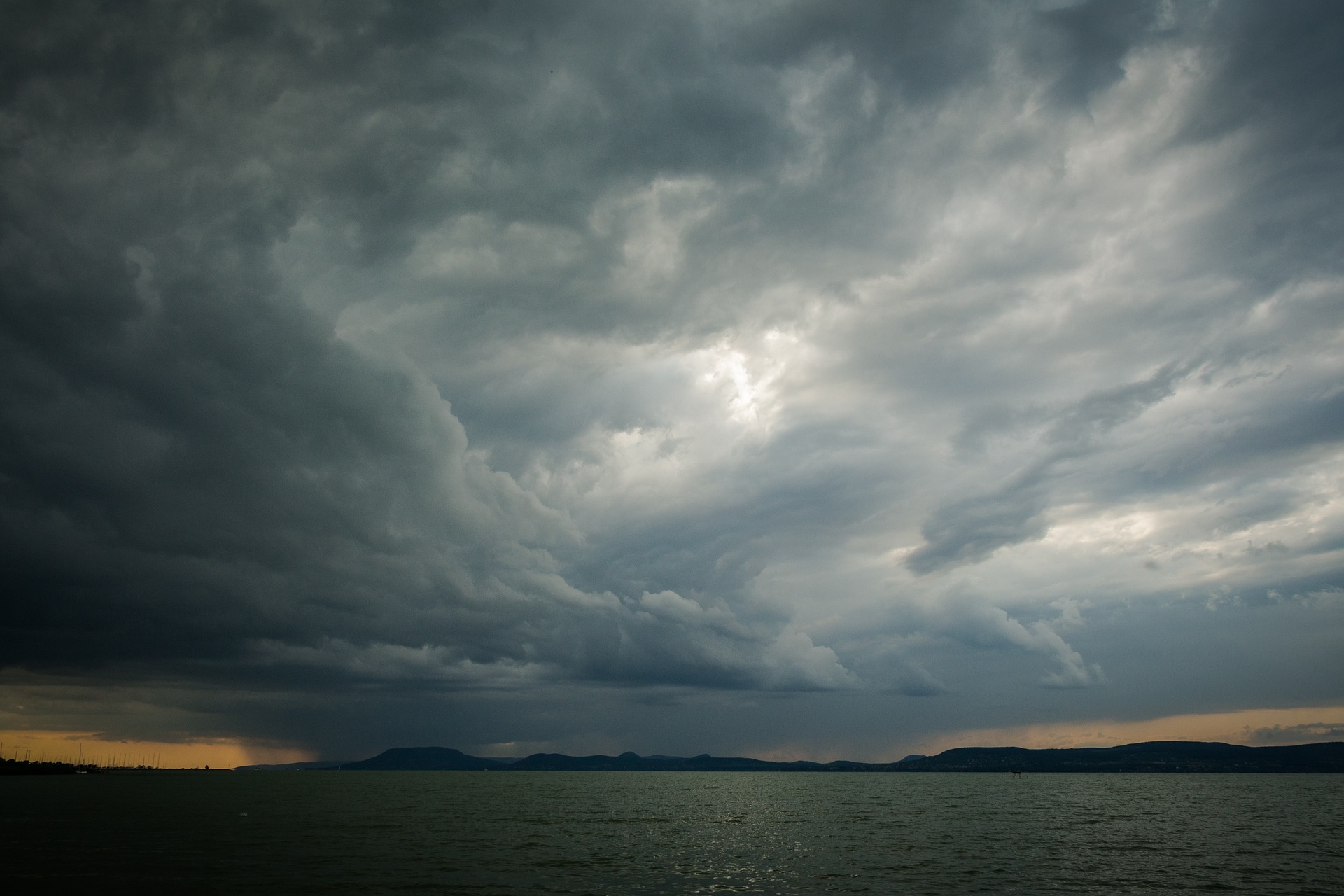 Különleges programokkal vár a Balaton már akár télen is!