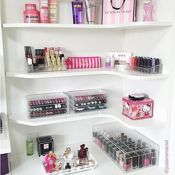 ha van egy kis helyed a polcodat sminküzltté alakíthatod