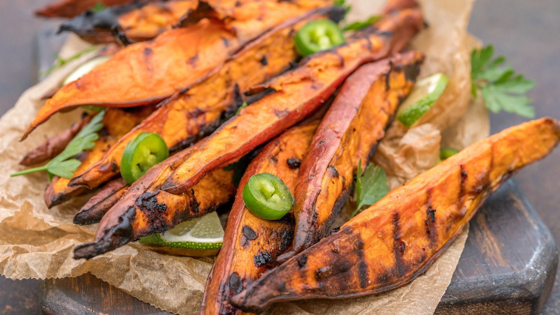 Édesburgonya köretként